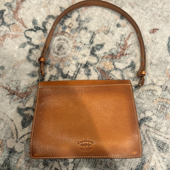 Beautiful Italian leather shoulder bag in camel color - Picture 2 of 13